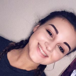 Meet your Posher, Desiree